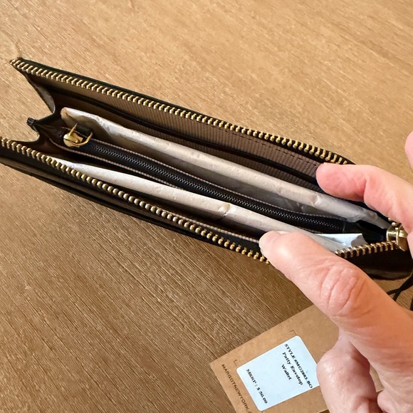 Margot Black Leather Zippered Pouch-NEW with tags - Picture 3 of 5